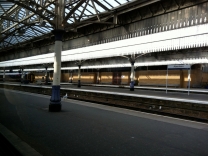 Durchfahrt im Bahnhof Aberdeen
